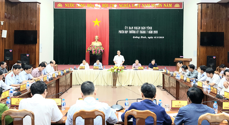 Đồng chí Trần Công Thuật phát biểu chỉ đạo tại phiên họp.