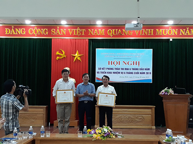Sở Du lịch Và BHXH tỉnh nhận Bằng khen của  Chủ tịch UBND tỉnh