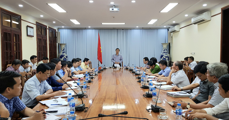 Đồng chí Nguyễn Xuân Quang, Phó Chủ tịch Thường trực UBND tỉnh chủ trì buổi làm việc.
