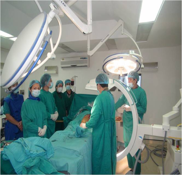 Nhờ đẩy mạnh các hoạt động nghiên cứu khoa học, cập nhật các kỹ thuật cao, bệnh viện đã tiến hành thực hiện nhiều  kỹ thuật khó trong cấp cứu, triều trị bệnh cho người dân