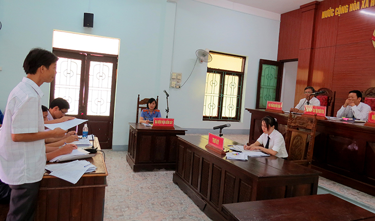  Tại phiên tòa sơ thẩm Hội đồng xét xử TAND huyện Bố Trạch xác định đây là vụ án Lao động, còn phía Hạt Kiểm lâm VQG PNKB lại cho rằng đây là vụ án Hành chính.     
