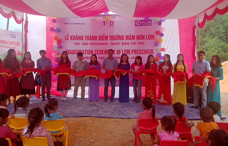 Lễ khánh thành 3 phòng học ở Điểm trường mầm non bản Lòm, xã Trọng Hóa.