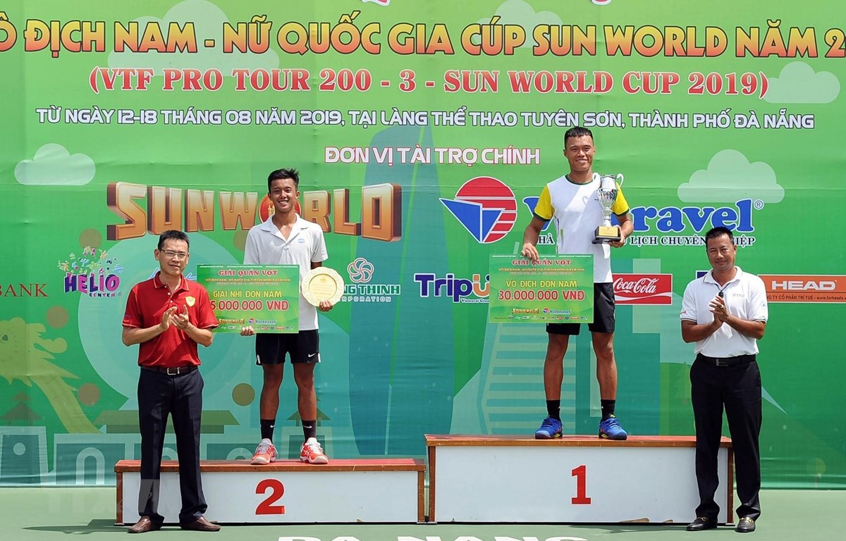 Giải nhất nội dung đơn Nam thuộc về Phạm Minh Tuấn (Hưng Thịnh – Thành phố Hồ Chí Minh), nhì Từ Lê Khánh Duy (Becamex Bình Dương). (Ảnh: Trần Lê Lâm-TTXVN)