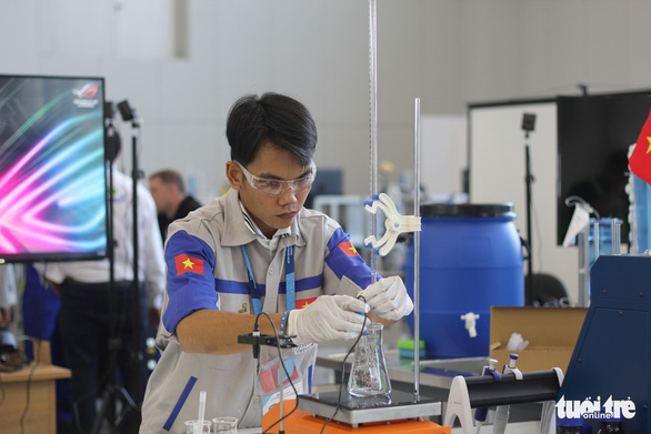Thí sinh Nguyễn Thái Phương, một trong tám thí sinh đạt chứng chỉ kỹ năng nghề xuất sắc nghề công nghệ nước - Ảnh: T.THƯƠNG