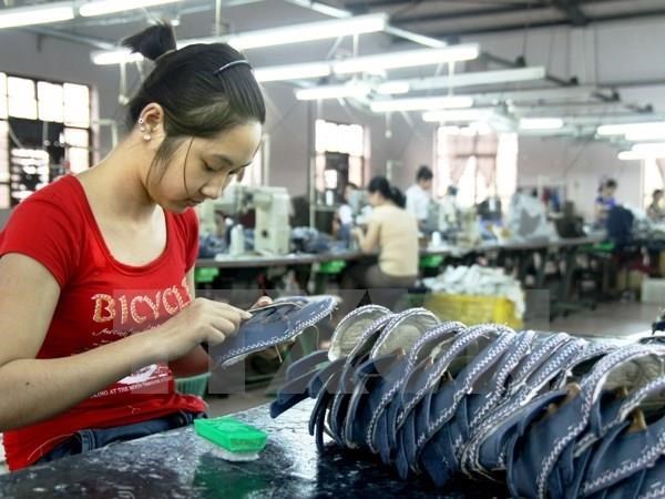 Tổ chức công đoàn đề nghị giảm giờ làm việc để đảm bảo công bằng giữa lao động trong doanh nghiệp tư nhân và trong khu vực Nhà nước. (Ảnh: Vietnam+)