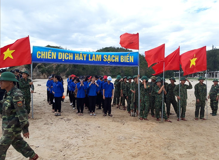 Chiến dịch hãy làm sạch biển thu hút đông đảo đoàn viên thanh niên tham gia