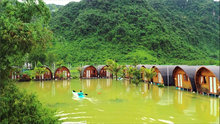  Các căn nhà nổi tại Chày Lập Farmstay không bị ảnh hưởng do lũ lụt nhờ thiết kế độc đáo.  