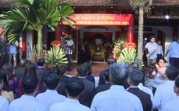 Quang cảnh lễ dâng hương. (Nguồn: hanoi.gov.vn)