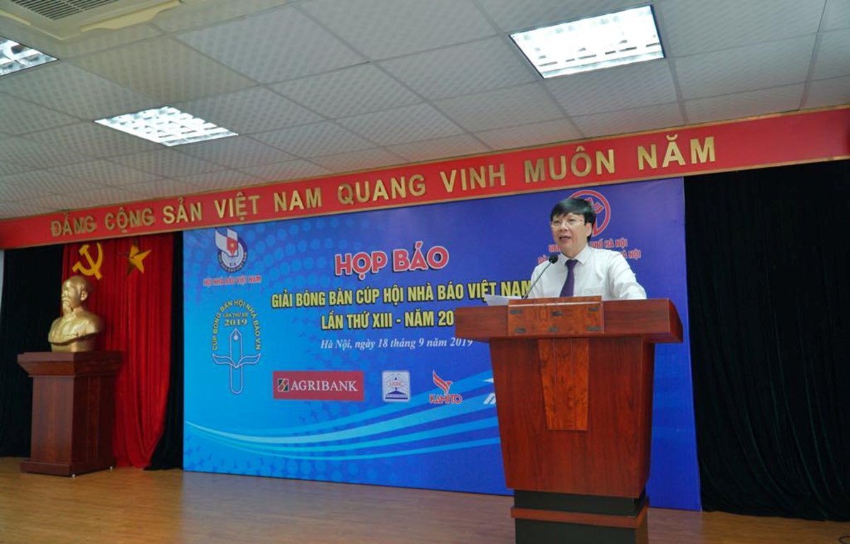 Đồng chí Hồ Quang Lợi, Phó Chủ tịch Thường trực Hội Nhà báo Việt Nam phát biểu tại buổi họp báo Giải bóng bàn Cúp Nhà báo Việt Nam lần thứ 13 năm 2019. (Ảnh: Minh Hiếu/Vietnam+)