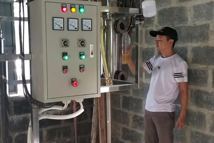 Lò chưng cất tinh dầu sả chanh được đầu tư hiện đại. 