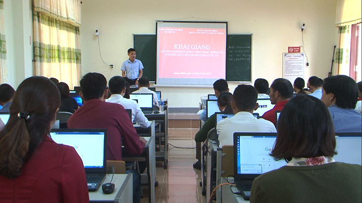 Các kiến thức tại lớp bồi dưỡng giúp cán bộ, công chức cấp xã sử dụng tốt công nghệ thông tin cơ bản trong giai đoạn hiện nay.