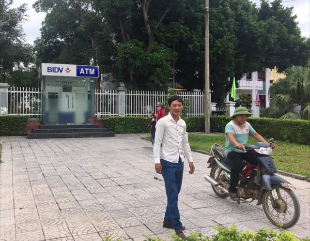 Máy ATM tại đường Hữu Nghị được phản ánh trong 4 ngày lễ thì có đến 2 ngày lễ không hoạt động nhưng không dán niêm yết theo quy định
