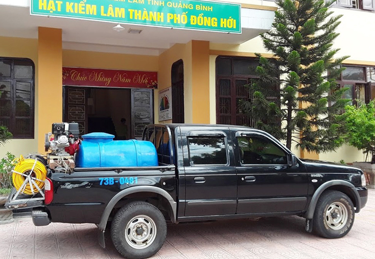 Xe bán tải được cải tiến thành xe chữa cháy rừng cơ động.
