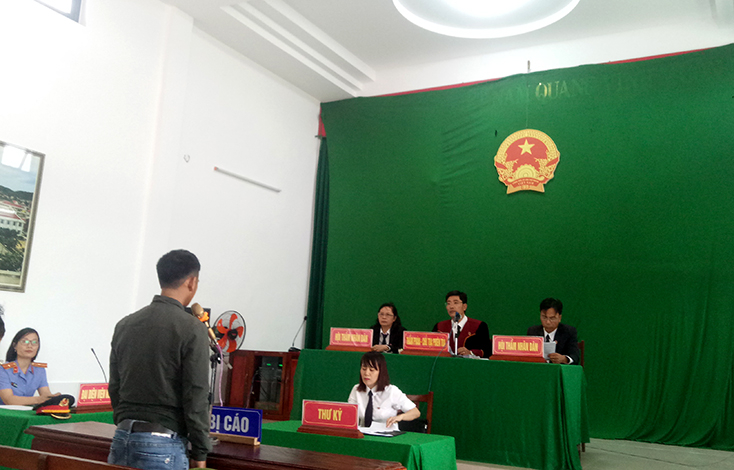 Các vụ án hình sự sơ thẩm được xét xử lưu động nhằm góp phần tuyên truyền, giáo dục ý thức chấp hành pháp luật cho người dân.