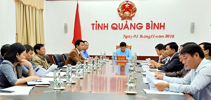 Các đại biểu tham dự cuộc họp.