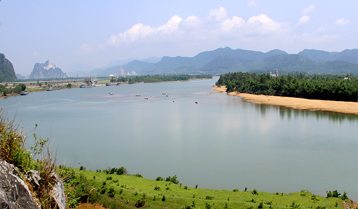 Vẻ đẹp sông Gianh     Ảnh: Hành Tiến
