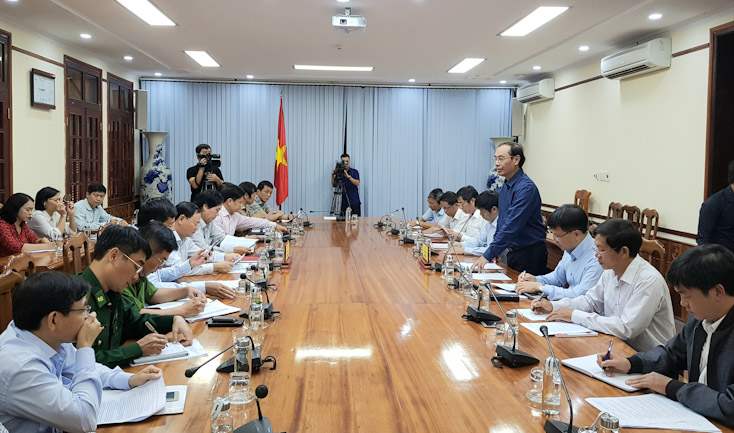 Đồng chí Lê Đình Thọ, trưởng đoàn công tác kết luận tại buổi làm việc.