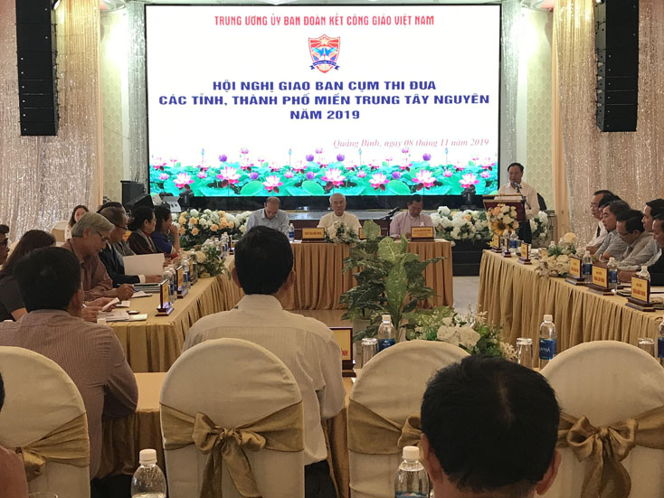Các đại biểu tham dự hội nghị