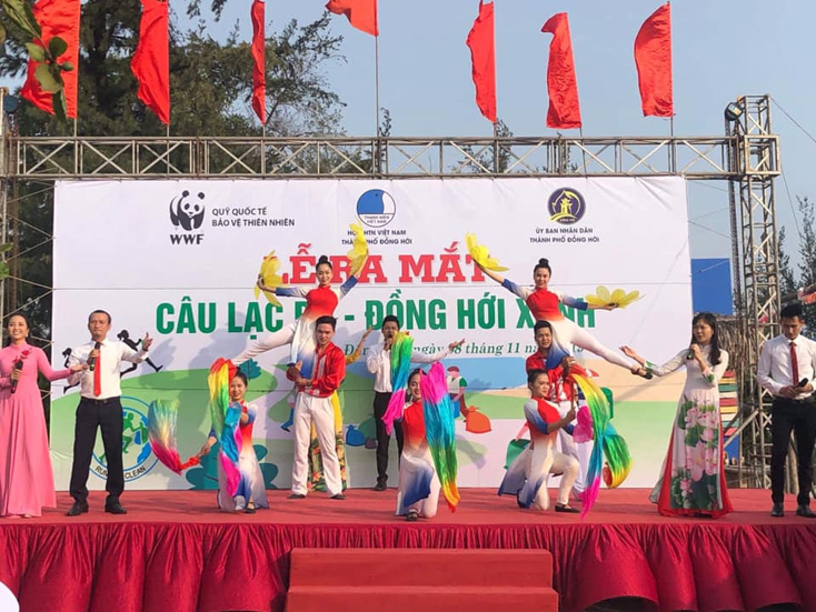 Văn nghệ chào mừng lễ ra mắt CLB “Đồng Hới xanh”