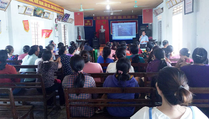 Nhờ đẩy mạnh tuyên truyền, công tác DS-KHHGĐ ở xã Hàm Ninh đã có nhiều chuyển biến tích cực. 