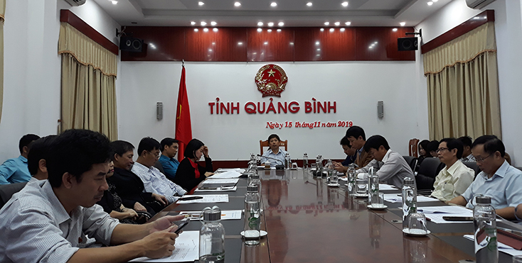 Huyện Bố Trạch và Sở Y tế đang bàn các giải pháp đẩy mạnh công tác phòng chống SXH trên địa bàn huyện