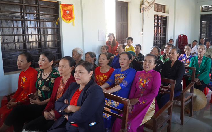 Nhân dân Tô Xá phấn khởi tham dự Ngày hội Đại đoàn kết toàn dân tộc.