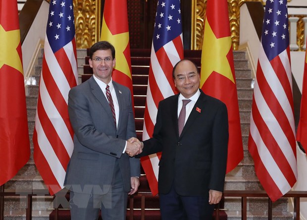 Thủ tướng Nguyễn Xuân Phúc tiếp Bộ trưởng Quốc phòng Hoa Kỳ Mark Esper. (Ảnh: Thống Nhất/TTXVN)