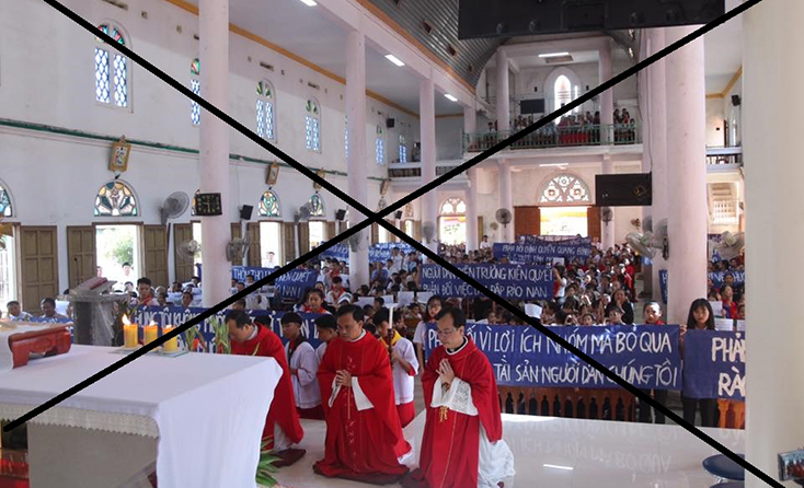 Hàng loạt băng rôn phản đối dự án thủy lợi Rào Nan do linh mục Nguyễn Văn Hảo đạo diễn.       