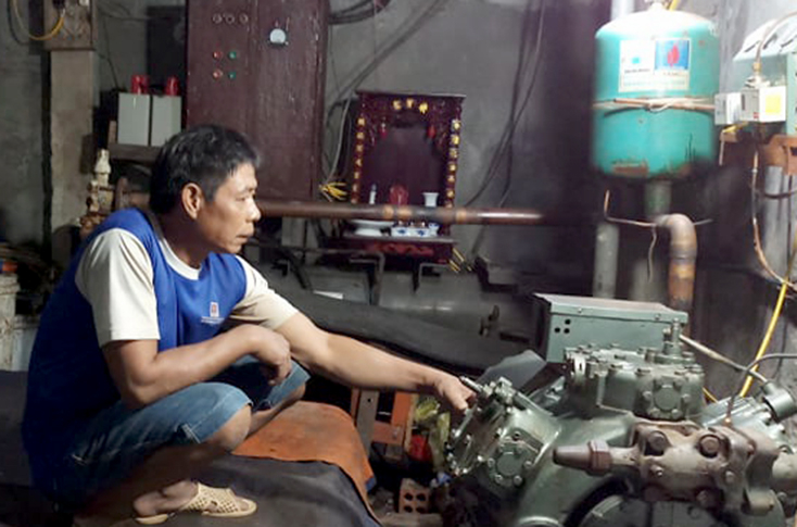 Xưởng sản xuất đá của ông Lê Thành Vinh phải dừng sản xuất nhiều tháng nay vì không có đầu ra.