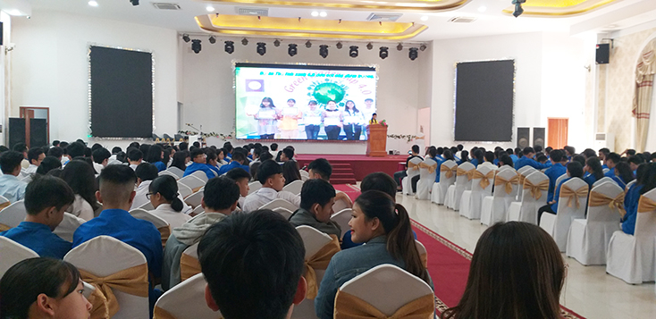 Hoạt động tư vấn hướng nghiệp góp phần nâng cao nhận thức cho học sinh trong việc lựa chọn ngành nghề phù hợp. 