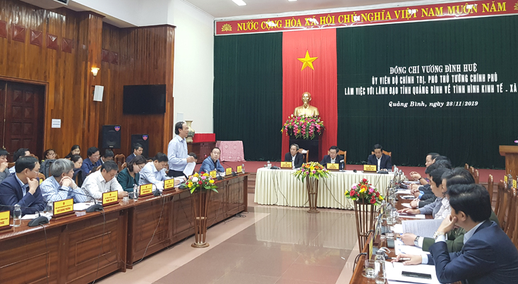Đại diện lãnh đạo các bộ, ngành Trung ương phát biểu tại buổi làm việc.