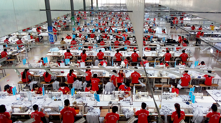 Nhiều cơ sở sản xuất công nghiệp mạnh dạn đổi mới công nghệ, nâng cao hiệu quả sản xuất kinh doanh.