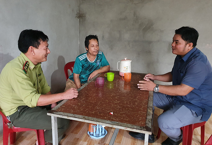  Công tác tuyên truyền được chính quyền địa phương và lực lượng Kiểm lâm đẩy mạnh.  