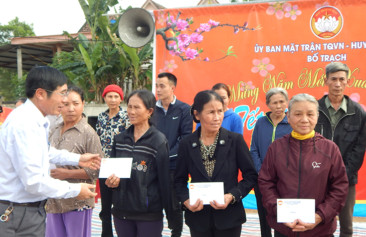 Chất lượng hoạt động của tổ chức chính trị-xã hội được nâng cao và luôn hướng về cơ sở, vùng sâu, vùng xa.