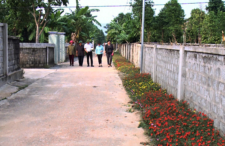 Cảnh quan xanh, sạch, đẹp của xã Vạn Trạch.