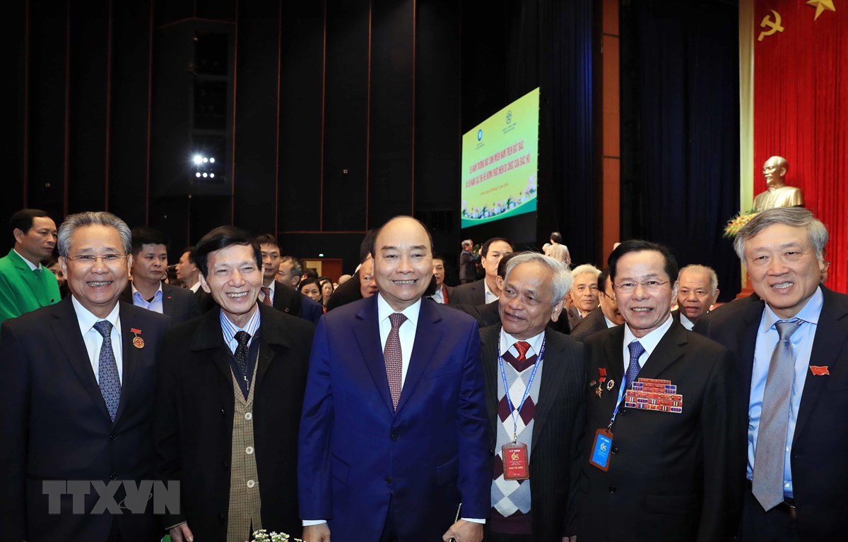 Thủ tướng Nguyễn Xuân Phúc và các đại biểu. (Ảnh: Thống Nhất/TTXVN)