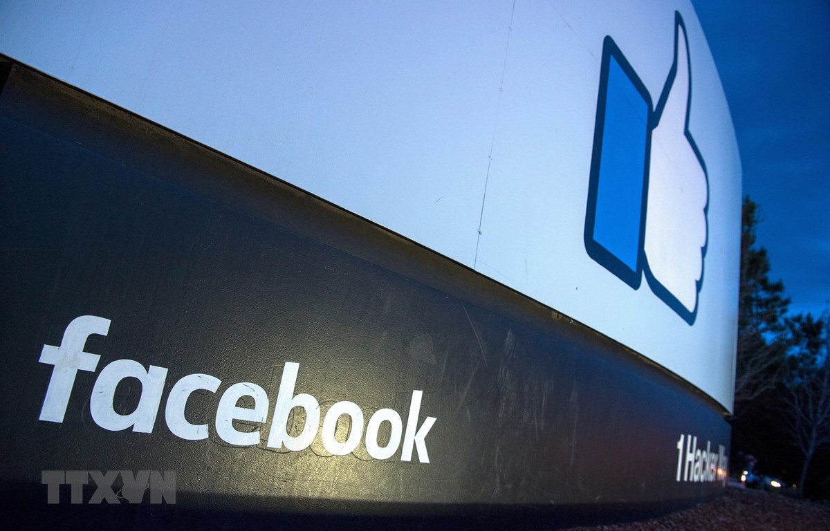  Biển hiệu Facebook tại California, Mỹ. (Ảnh: AFP/TTXVN)