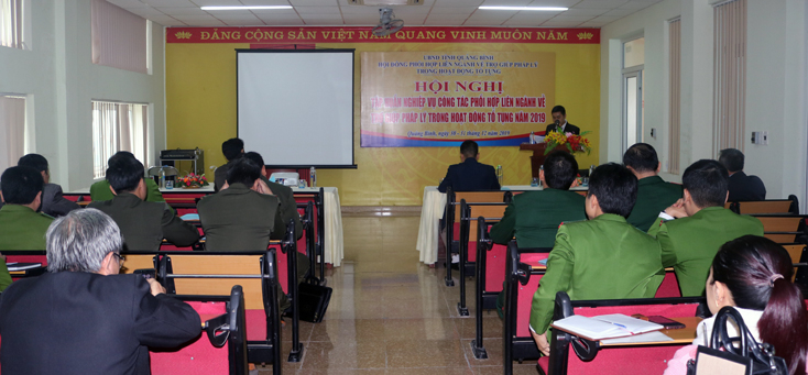 Các đại biểu tham dự hội nghị.