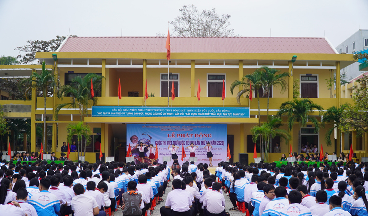 Toàn cảnh lễ phát động Cuộc thi Viết thư Quốc tế UPU lần thứ 49 năm 2020 tại Trường THCS Đồng Mỹ.
