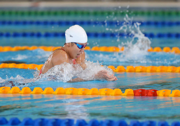 Dù không đạt chỉ tiêu giành 8 HCV, kình ngư Ánh Viên nỗ lực có được 6 HCV tại SEA Games 30 - Ảnh: MINH MINH