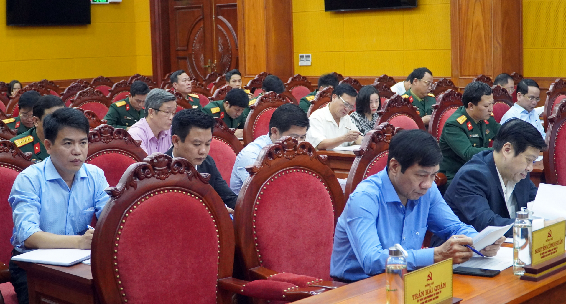 Các đại biểu dự hội nghị