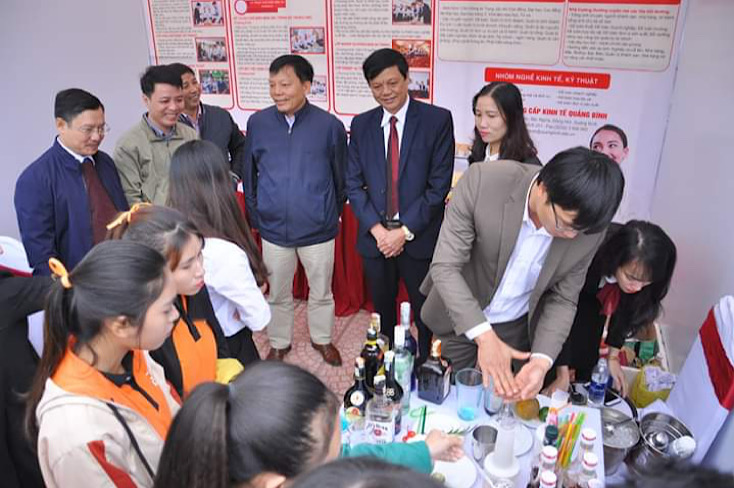 Ngành LĐ-TB-XH triển khai tư vấn, hướng nghiệp cho học sinh thông qua việc tham quan thực tế các mô hình đào tạo.