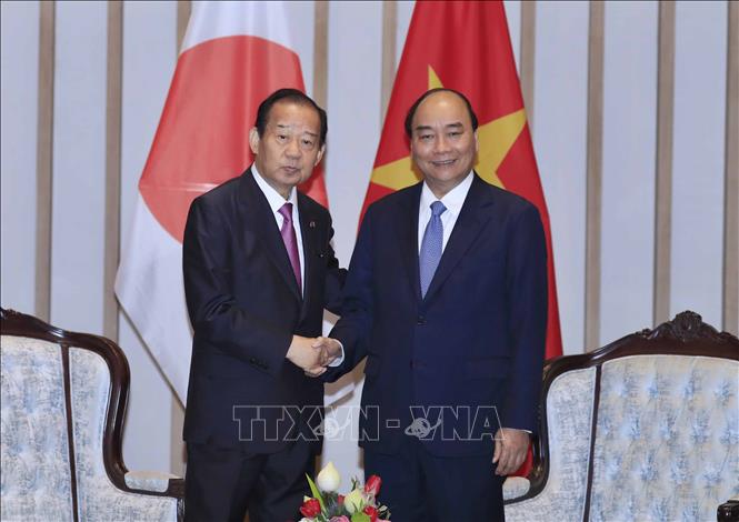 Chiều 12-1-2020, tại thành phố Hội An, tỉnh Quảng Nam, Thủ tướng Nguyễn Xuân Phúc gặp ông Nikai Toshiro, Tổng thư ký đảng Dân chủ Tự do Nhật Bản đang có chuyến thăm và làm việc Việt Nam. Ảnh: Thống Nhất/TTXVN
