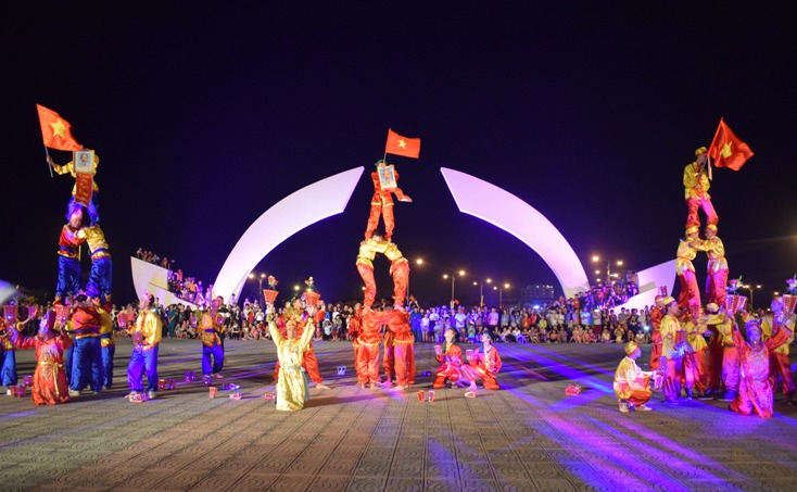 Múa chạy chữ trong lễ hội  