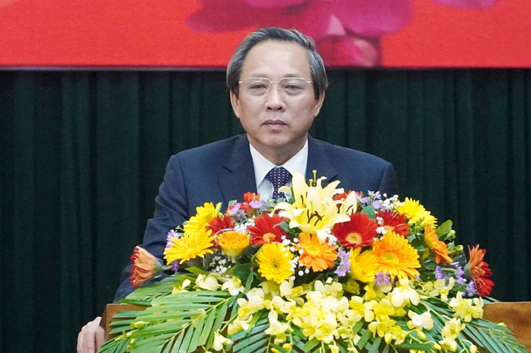 Đồng chí Bí thư Tỉnh ủy phát biểu: Những kết quả đạt được trong năm 2019 sẽ là tiền đề để tạo khí thế, niềm tin mới cho Quảng Bình tiếp tục gặt hái được những thành công trong năm mới.