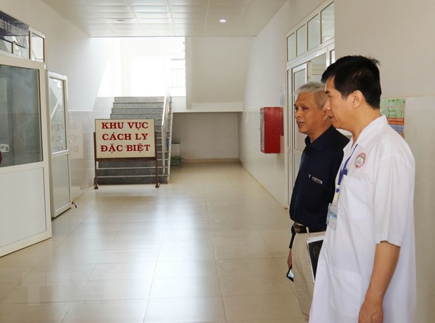 Bệnh viện Đa khoa vùng Tây Nguyên cách ly toàn bộ Khoa Truyền nhiễm có sức chứa 200 bệnh nhân thành một khu vực riêng để ứng phó với bệnh viêm đường hô hấp cấp do chủng mới của virus corona gây ra. (Ảnh: Hoài Thu/TTXVN)