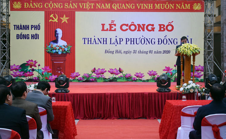 Đồng chí Lê Văn Phúc, Ủy viên Ban Thường vụ Tỉnh ủy, Bí thư Thành ủy Đồng Hới phát biểu chỉ đạo, giao nhiệm vụ cho lãnh đạo phường Đồng Hải