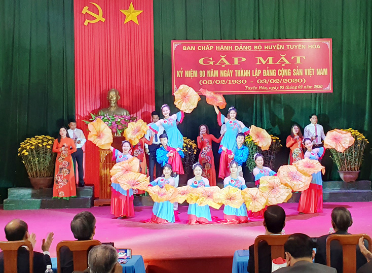 Một tiết mục văn nghệ tại buổi lễ