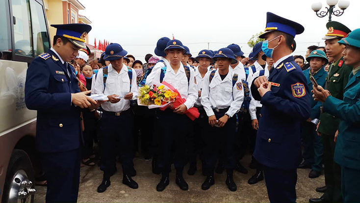 Các đơn vị nhận quân