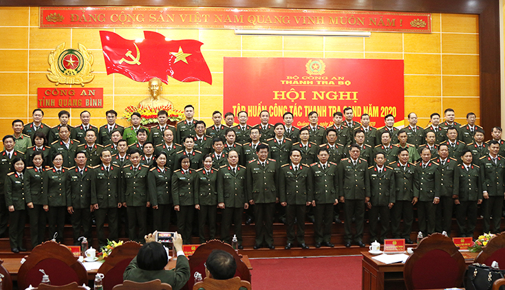 Các đại biểu dự hội nghị